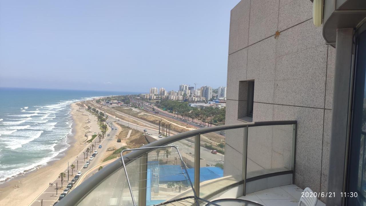 Almogim- Almog Building Haifa Kültér fotó