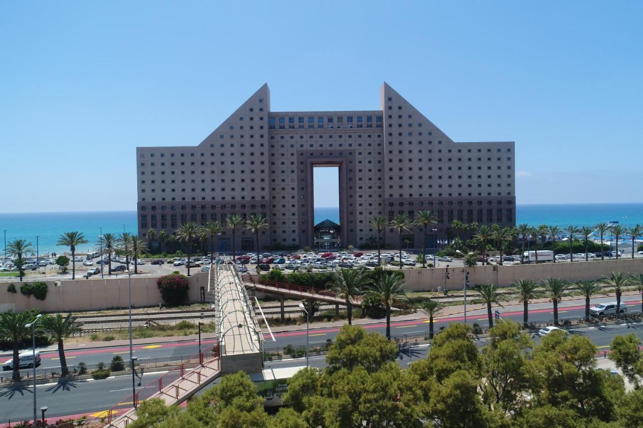 Almogim- Almog Building Haifa Kültér fotó