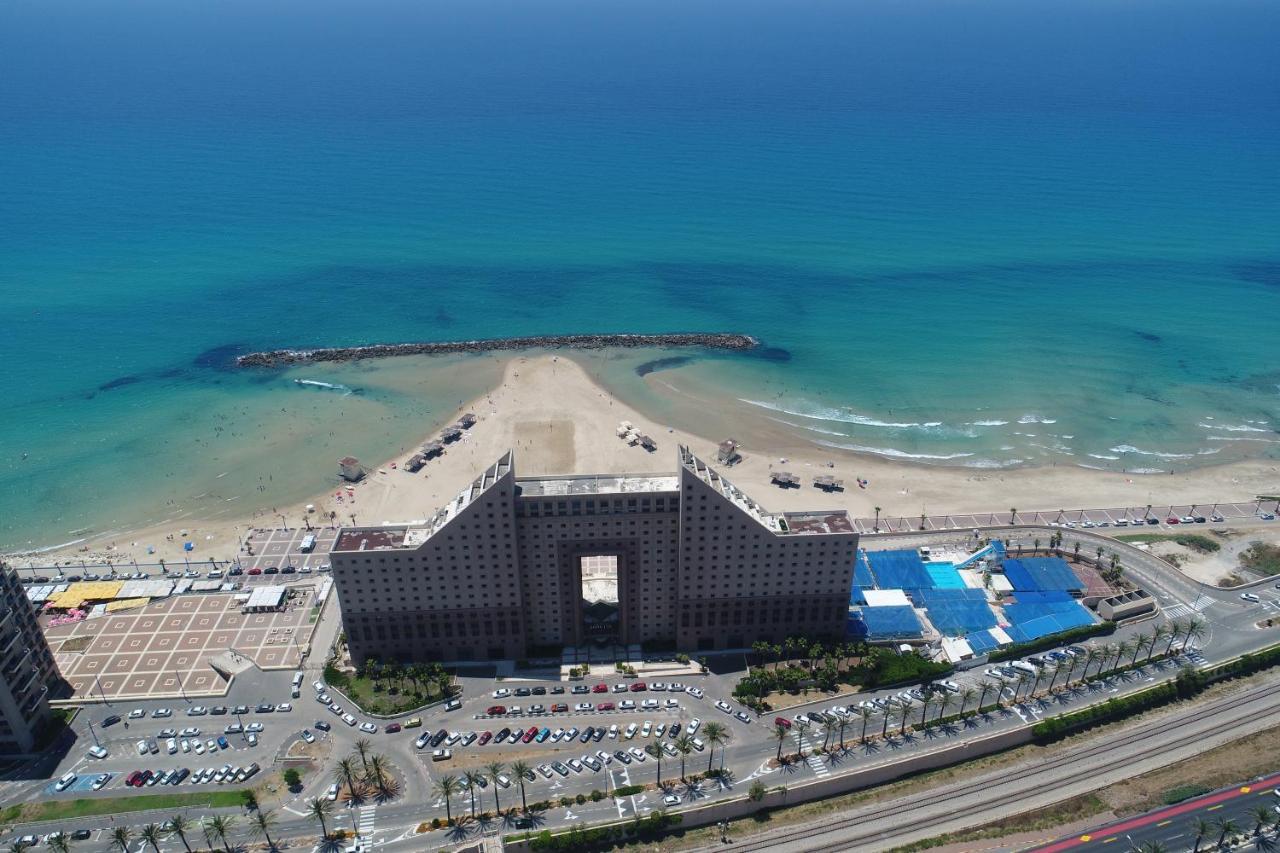 Almogim- Almog Building Haifa Kültér fotó